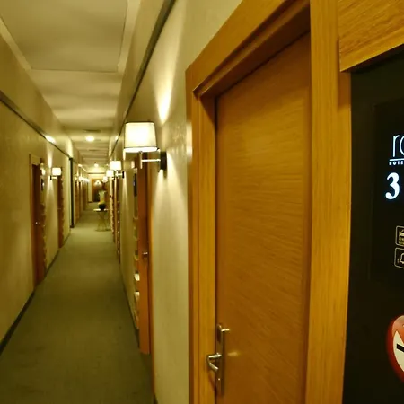 Hotel Roof 264 & 3*