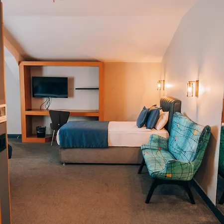 Roof 264 & Hotel Sakarya (Marmara)