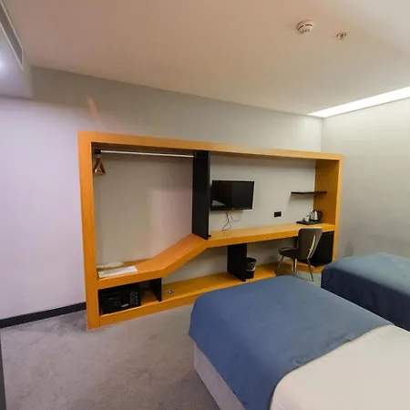 Hotel Roof 264 & 3*