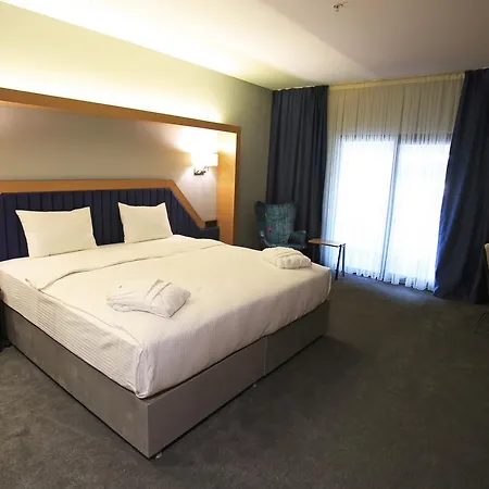 Roof 264 & Hotel Sakarya (Marmara)
