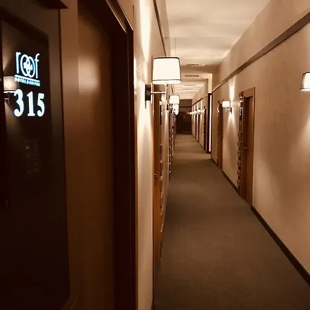 Hotel Roof 264 & 3*
