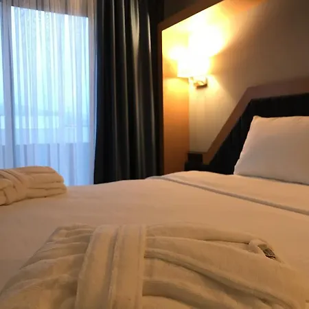 Roof 264 & Hotel Sakarya (Marmara)