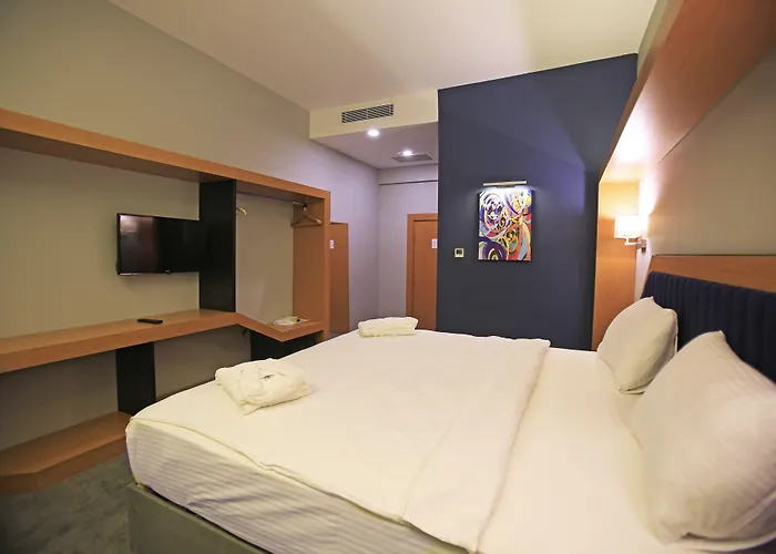 Roof 264 & Hotel Sakarya (Marmara)