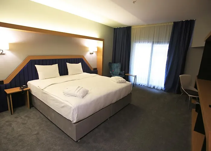 Roof 264 & Hotel Sakarya (Marmara)