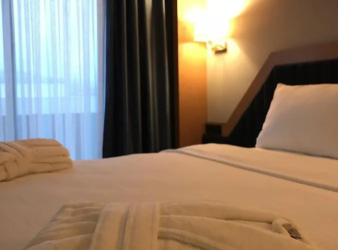 Roof 264 & Hotel Sakarya (Marmara)