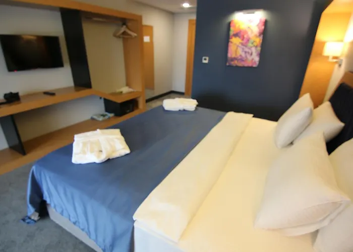 Roof 264 & Hotel Sakarya (Marmara)