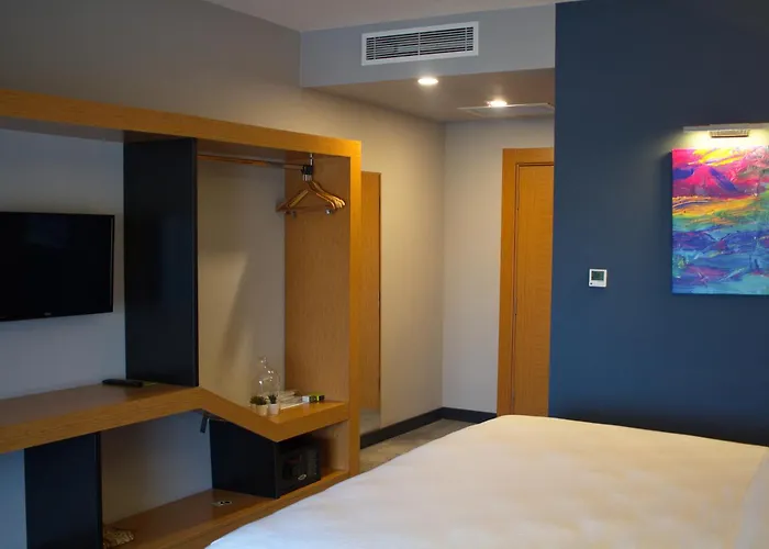 Roof 264 & Hotel Sakarya (Marmara)